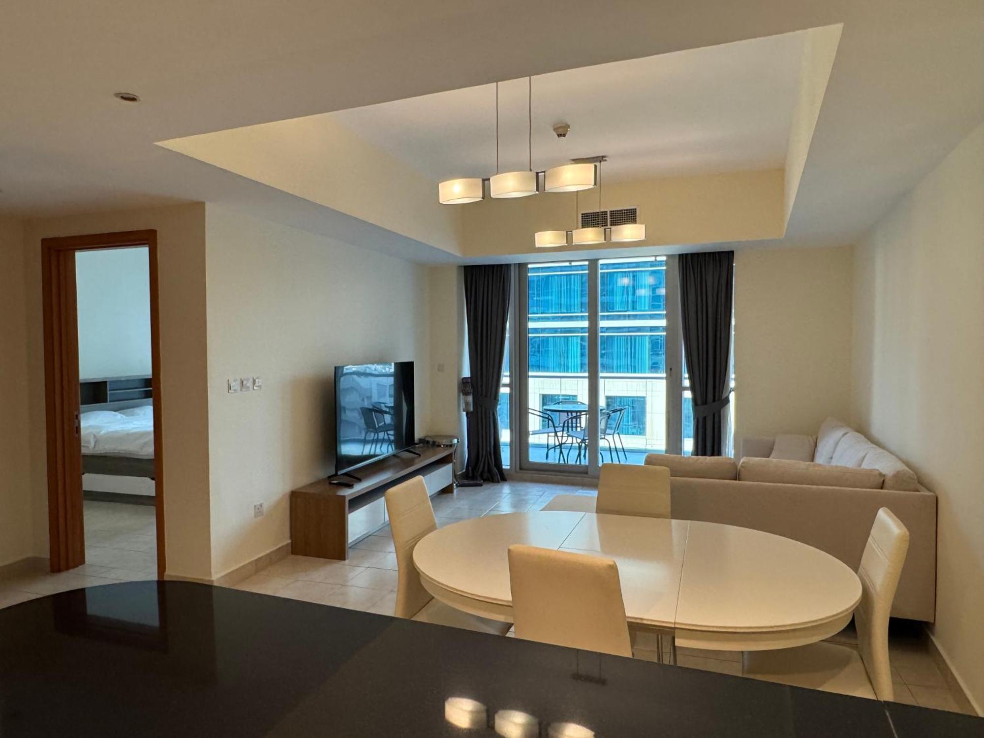 Prime Location Marina Apartment *